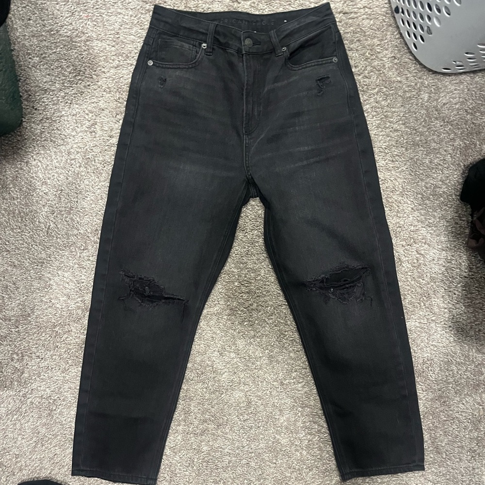 American Eagle black high rise mom jeans 4 xshort